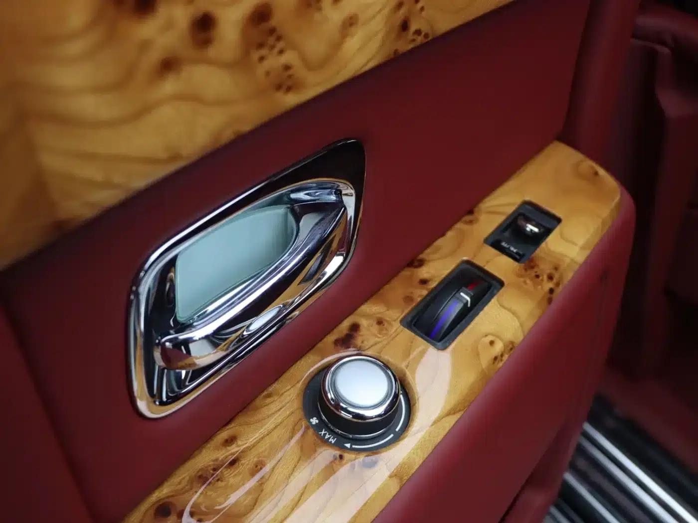2011 Phantom 6.7T Extended Wheelbase — миниатюра 29