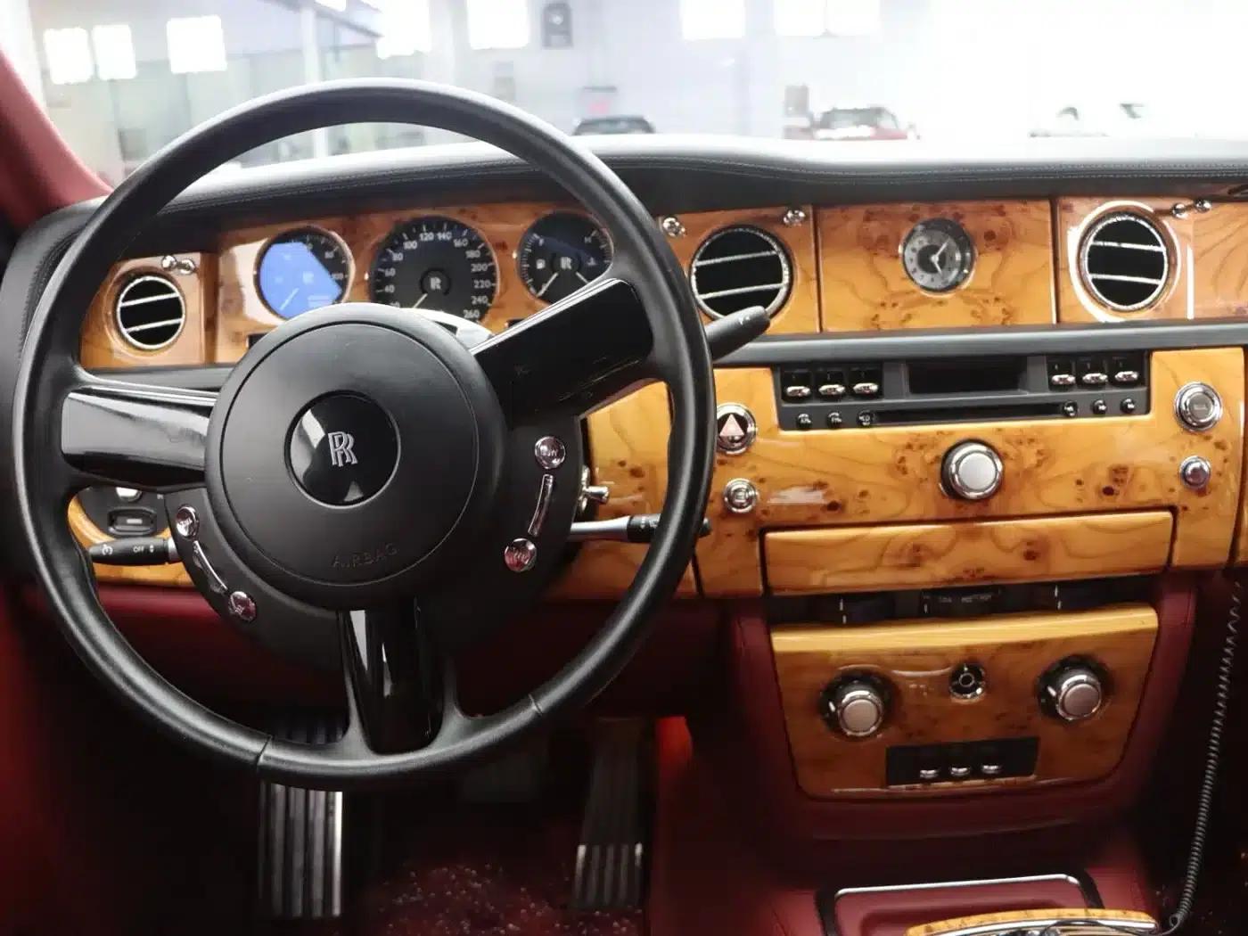 2011 Phantom 6.7T Extended Wheelbase — миниатюра 6
