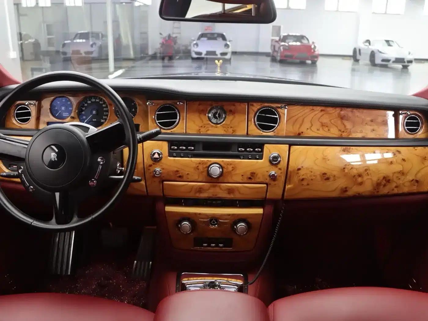 2011 Phantom 6.7T Extended Wheelbase — миниатюра 7