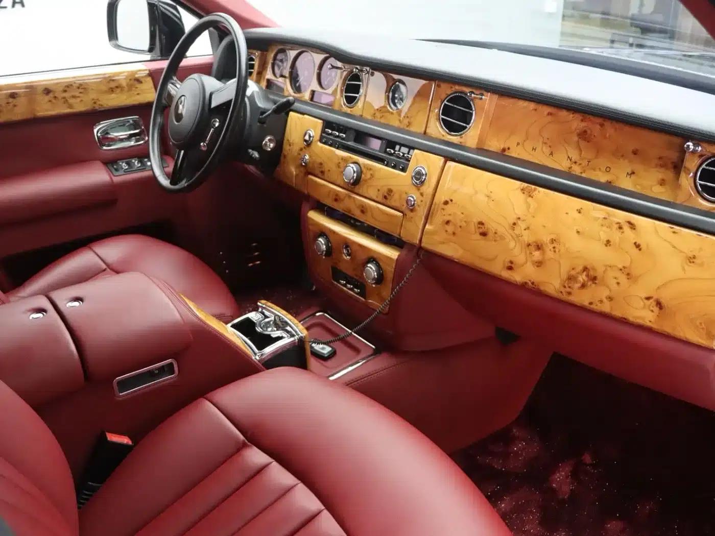 2011 Phantom 6.7T Extended Wheelbase — миниатюра 8