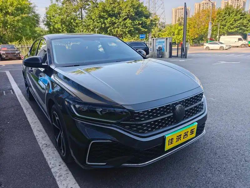 2023 Volkswagen Passat 330TSI Starry Sky Elite Edition — миниатюра 3