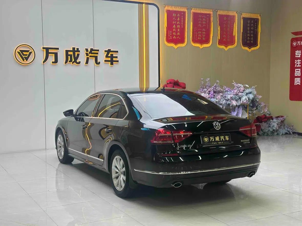 2017 Passat 330TSI DSG Premium Edition — миниатюра 9