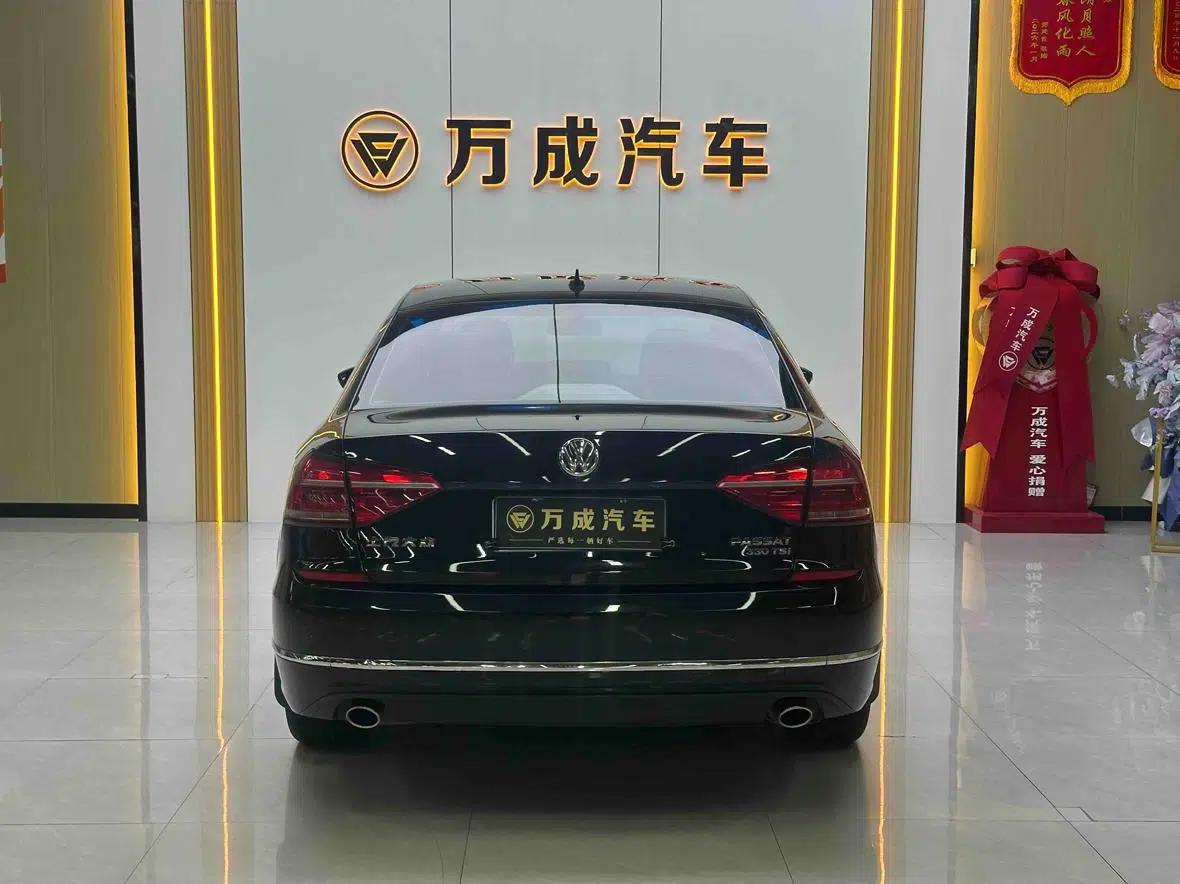 2017 Passat 330TSI DSG Premium Edition — миниатюра 10