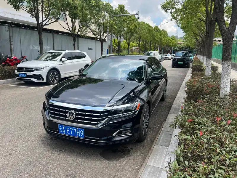 2019 Volkswagen Passat 330TSI Luxury Edition (China VI Emission Standard) — миниатюра 1