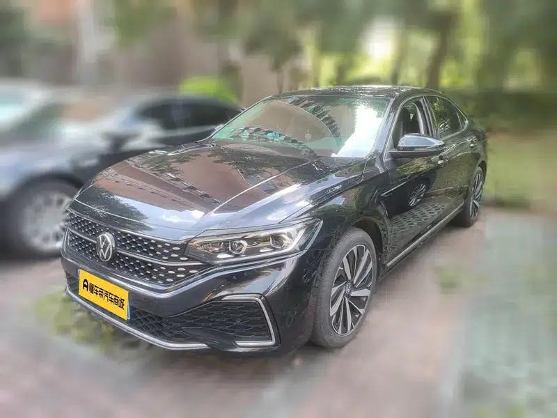 2022 Volkswagen Passat 330TSI Starry Sky Luxury Edition — миниатюра 1