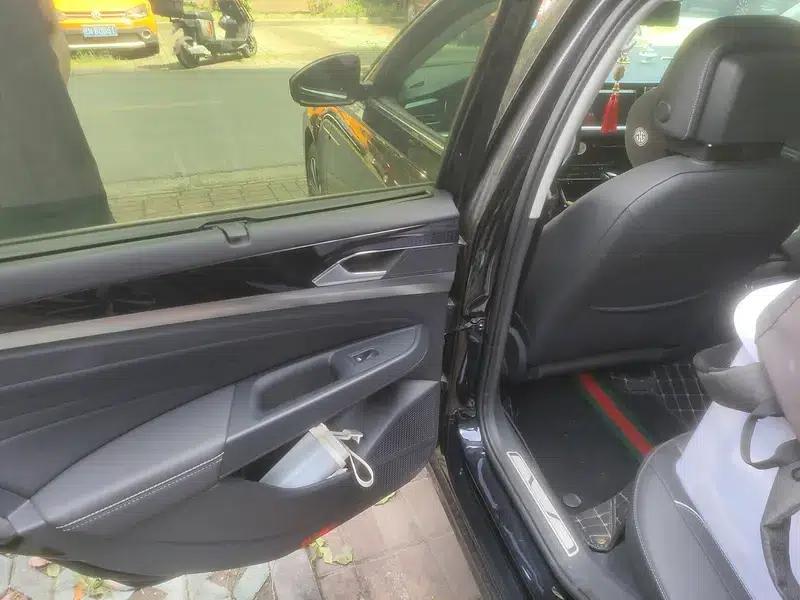 2022 Volkswagen Passat 330TSI Starry Sky Luxury Edition — миниатюра 17