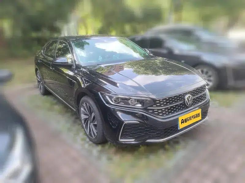 2022 Volkswagen Passat 330TSI Starry Sky Luxury Edition — миниатюра 3