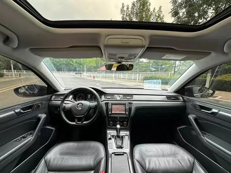 2017 Passat 330TSI DSG Royal Edition — миниатюра 5