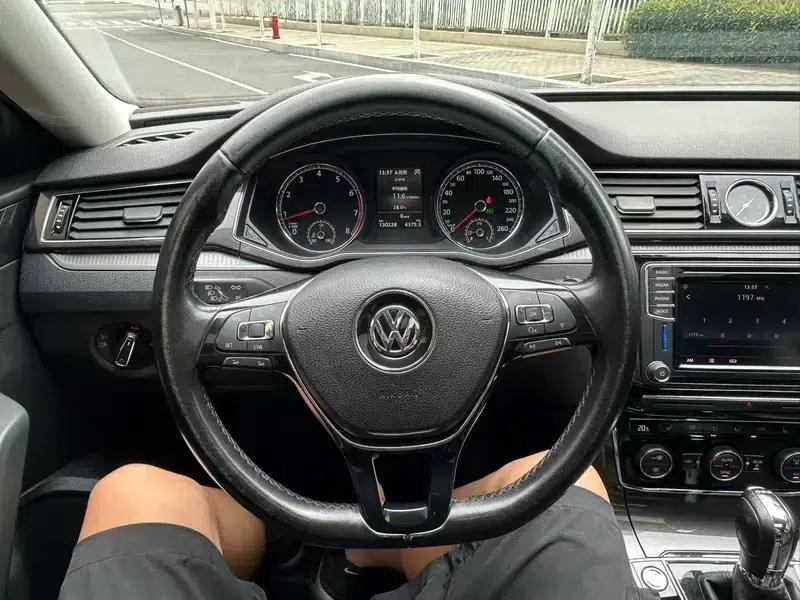 2017 Passat 330TSI DSG Royal Edition — миниатюра 7