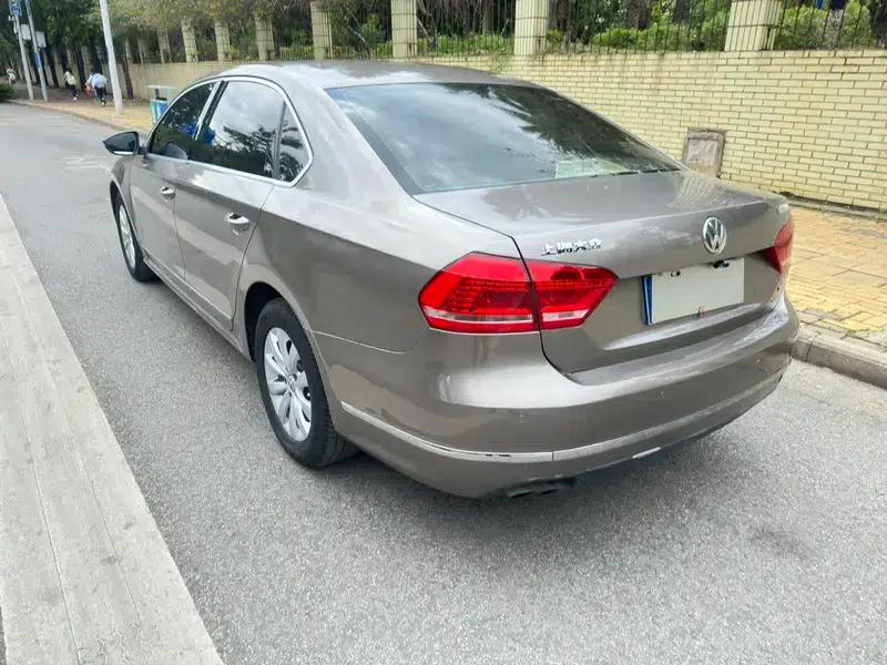 2011 Volkswagen Passat 1.4TSI Manual Deluxe Edition — миниатюра 4