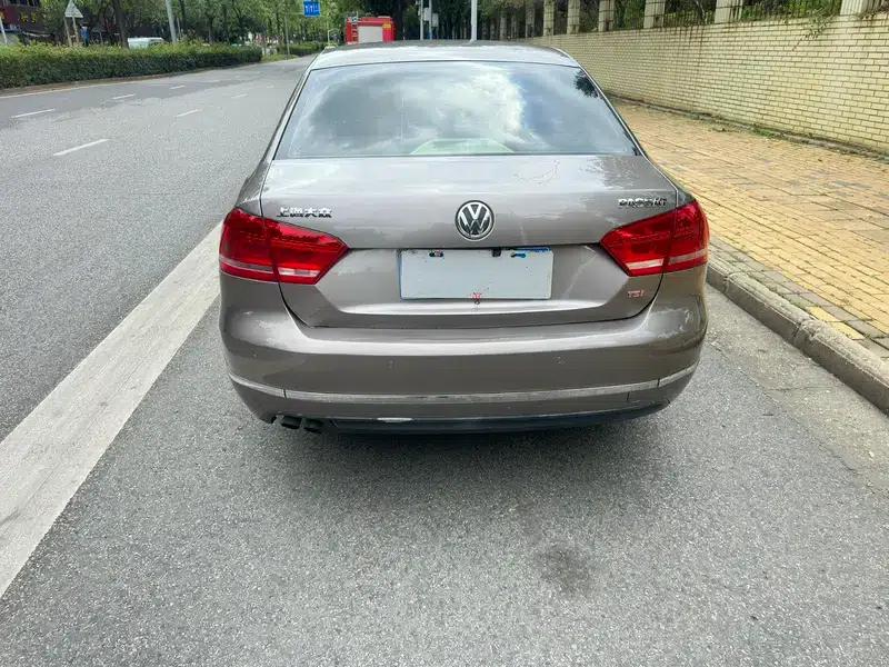 2011 Volkswagen Passat 1.4TSI Manual Deluxe Edition — миниатюра 5