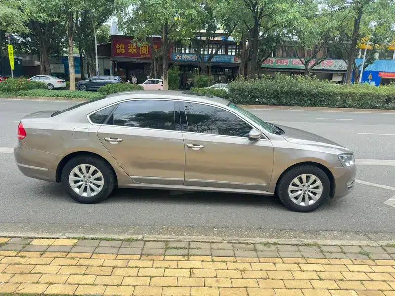 2011 Volkswagen Passat 1.4TSI Manual Deluxe Edition — миниатюра 7