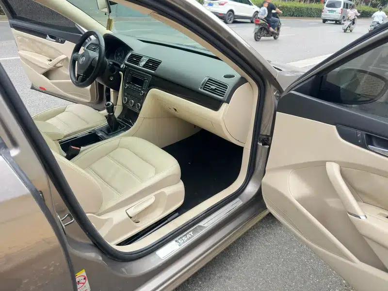 2011 Volkswagen Passat 1.4TSI Manual Deluxe Edition — миниатюра 9