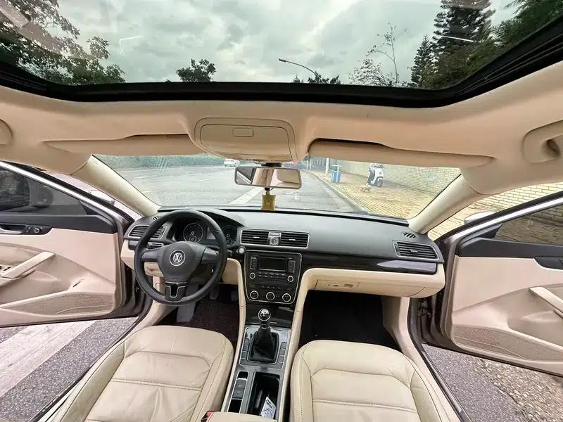 2011 Volkswagen Passat 1.4TSI Manual Deluxe Edition — миниатюра 10