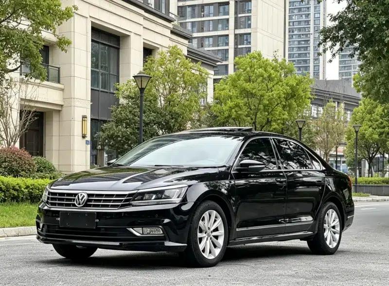 2017 Passat 330TSI DSG Premium Edition — миниатюра 1