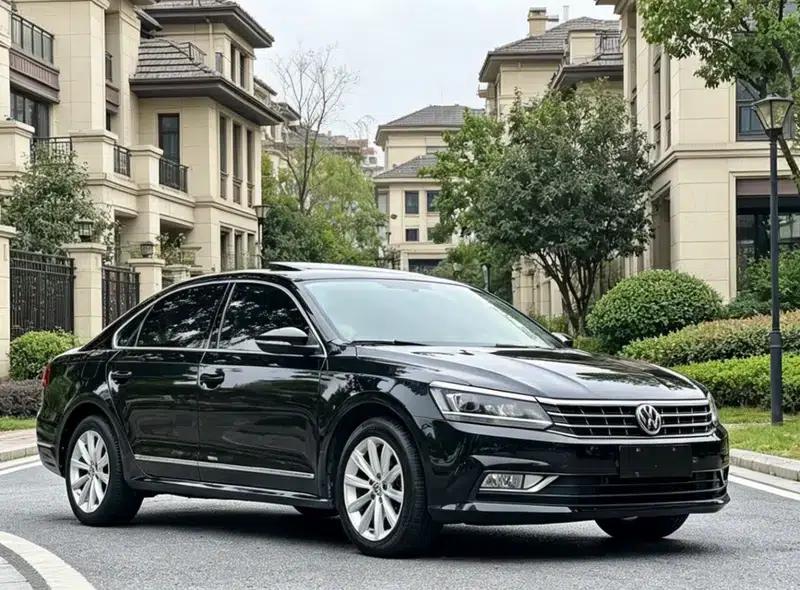 2017 Passat 330TSI DSG Premium Edition — миниатюра 3