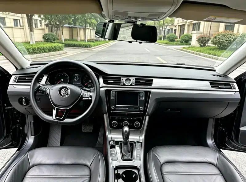 2017 Passat 330TSI DSG Premium Edition — миниатюра 8