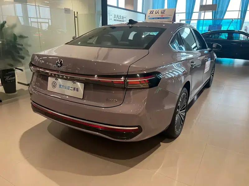 2025 Passat Pro 380TSI Dragon Edition — миниатюра 2