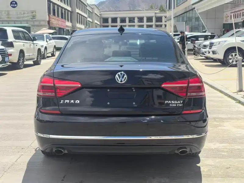 2017 Passat 330TSI DSG Premium Edition — миниатюра 5
