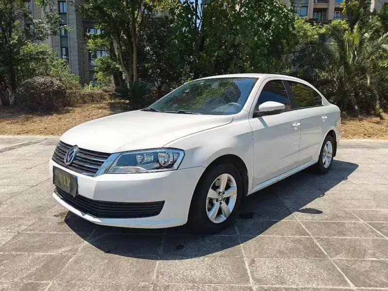2013 Volkswagen Lavida 1.6L Manual Fashion Edition — миниатюра 1