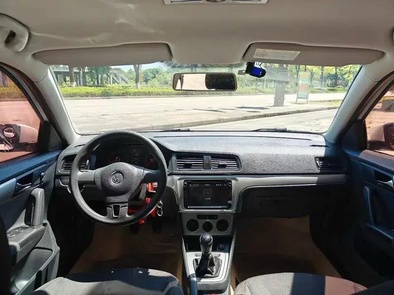 2013 Volkswagen Lavida 1.6L Manual Fashion Edition — миниатюра 7