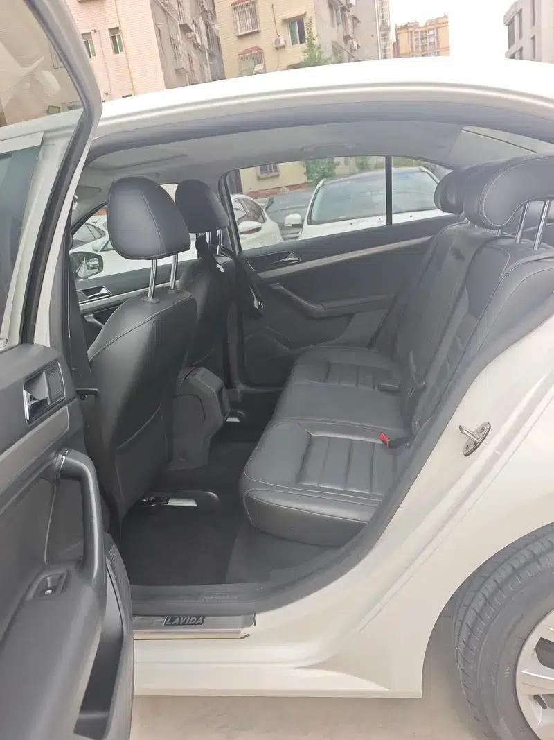 2017 Volkswagen Lavida 1.6L Automatic Comfort Edition — миниатюра 11