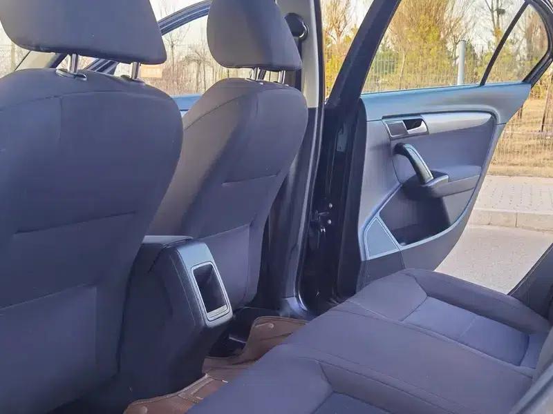 2013 Volkswagen Lavida Classic Facelift 1.6L Manual Fashion Edition — миниатюра 11