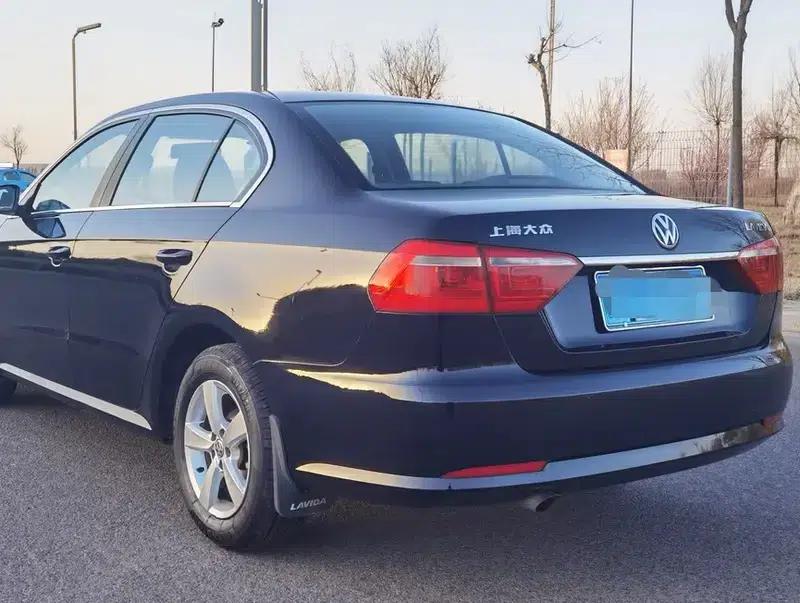 2013 Volkswagen Lavida Classic Facelift 1.6L Manual Fashion Edition — миниатюра 4