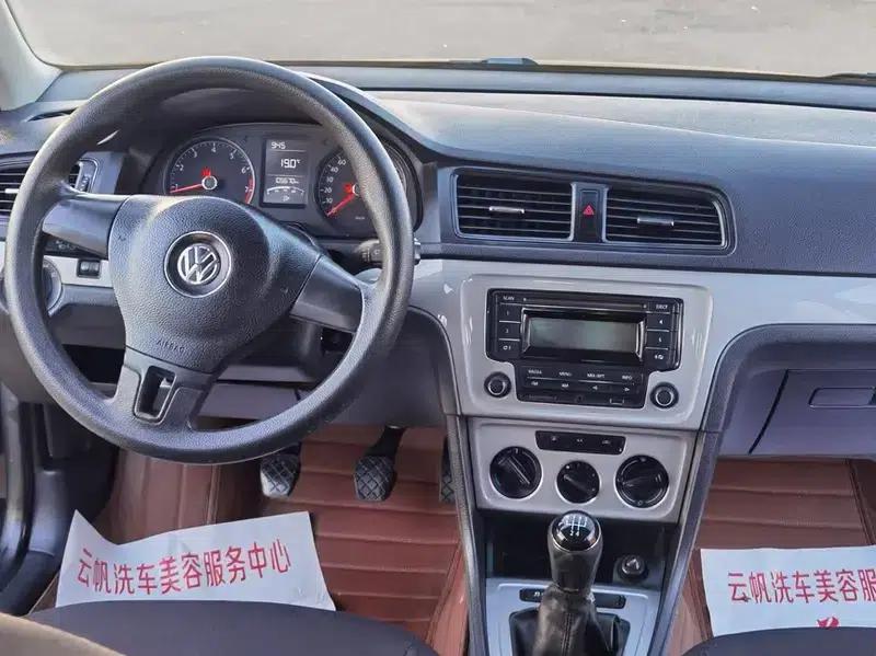 2013 Volkswagen Lavida Classic Facelift 1.6L Manual Fashion Edition — миниатюра 7