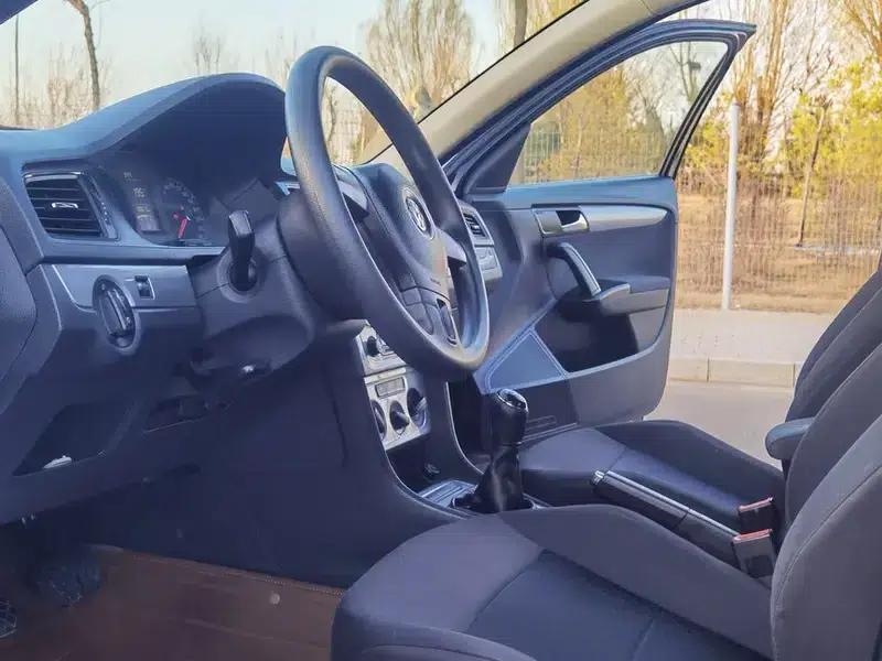 2013 Volkswagen Lavida Classic Facelift 1.6L Manual Fashion Edition — миниатюра 10