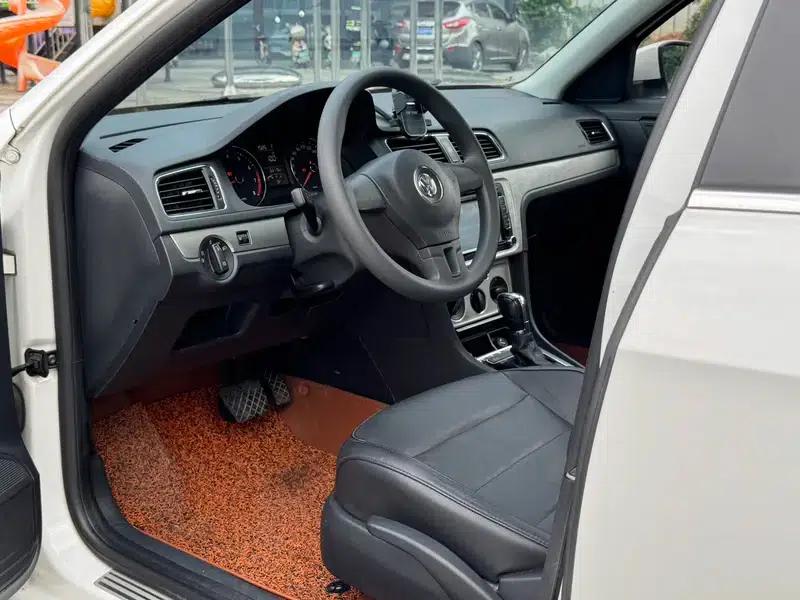 2013 Volkswagen Lavida 1.6L Automatic Comfort Edition — миниатюра 12