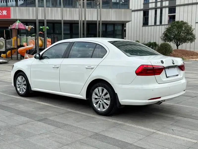 2013 Volkswagen Lavida 1.6L Automatic Comfort Edition — миниатюра 4