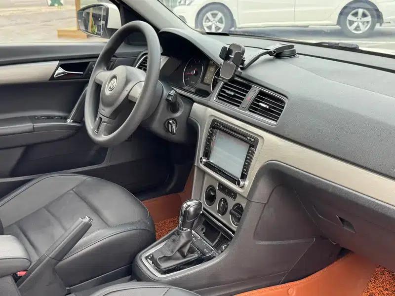 2013 Volkswagen Lavida 1.6L Automatic Comfort Edition — миниатюра 8