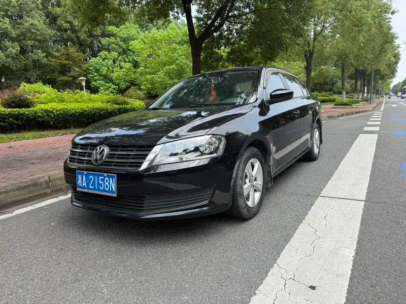 2013 Volkswagen Lavida Classic Facelift 1.6L Manual Fashion Edition — миниатюра 1