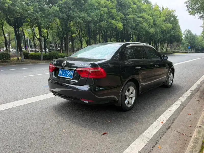 2013 Volkswagen Lavida Classic Facelift 1.6L Manual Fashion Edition — миниатюра 6
