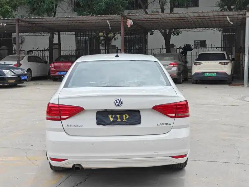 2017 Volkswagen Lavida 1.6L Manual Fashion Edition — миниатюра 5