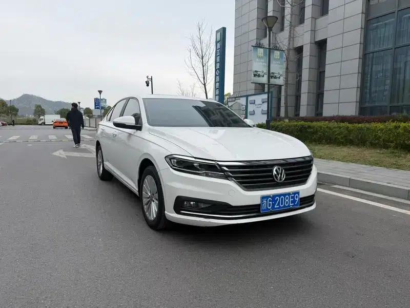 2021 Volkswagen Lavida 280TSI DSG Comfort Edition — миниатюра 3