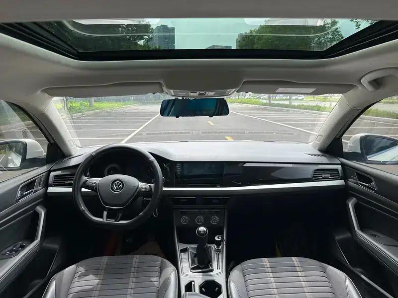 2021 Volkswagen Lavida 1.5L Manual Comfort Edition — миниатюра 17