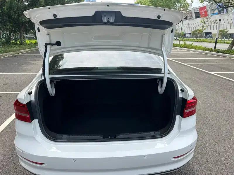 2021 Volkswagen Lavida 1.5L Manual Comfort Edition — миниатюра 23