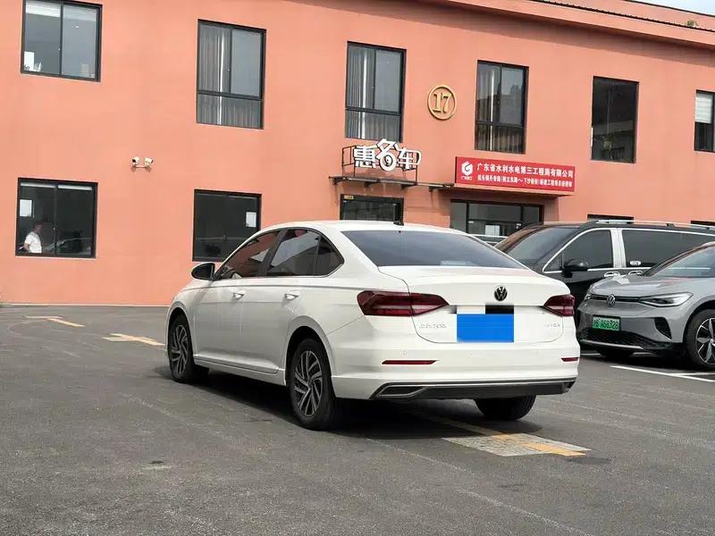2022 Volkswagen Lavida 1.5L Automatic Comfort Edition — миниатюра 4