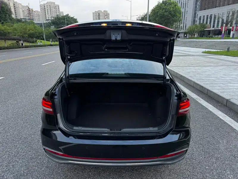 2023 Volkswagen Lavida 300TSI DSG Full Comfort Edition — миниатюра 22