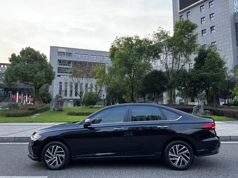 2023 Volkswagen Lavida 300TSI DSG Full Comfort Edition — миниатюра 4