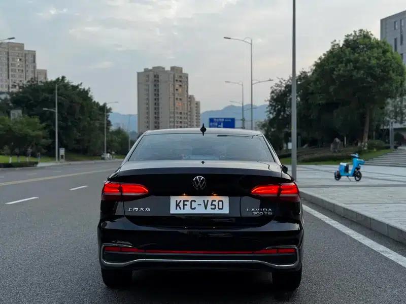 2023 Volkswagen Lavida 300TSI DSG Full Comfort Edition — миниатюра 6