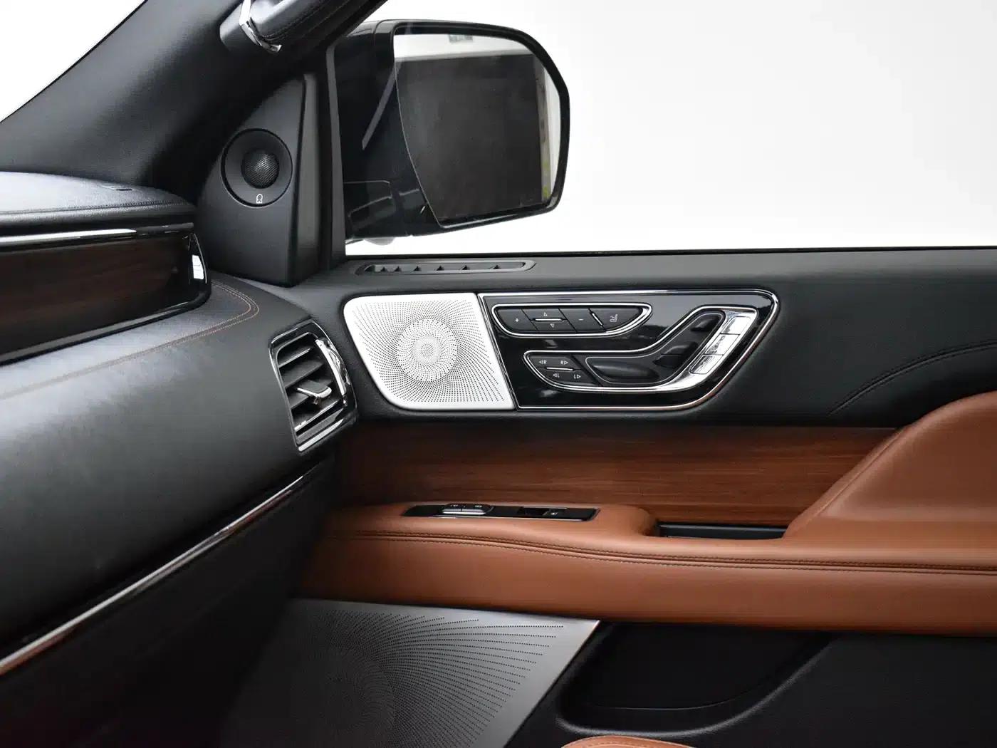 Navigator 2019 3.5T Premium Edition (China VI Emission Standard) — миниатюра 11