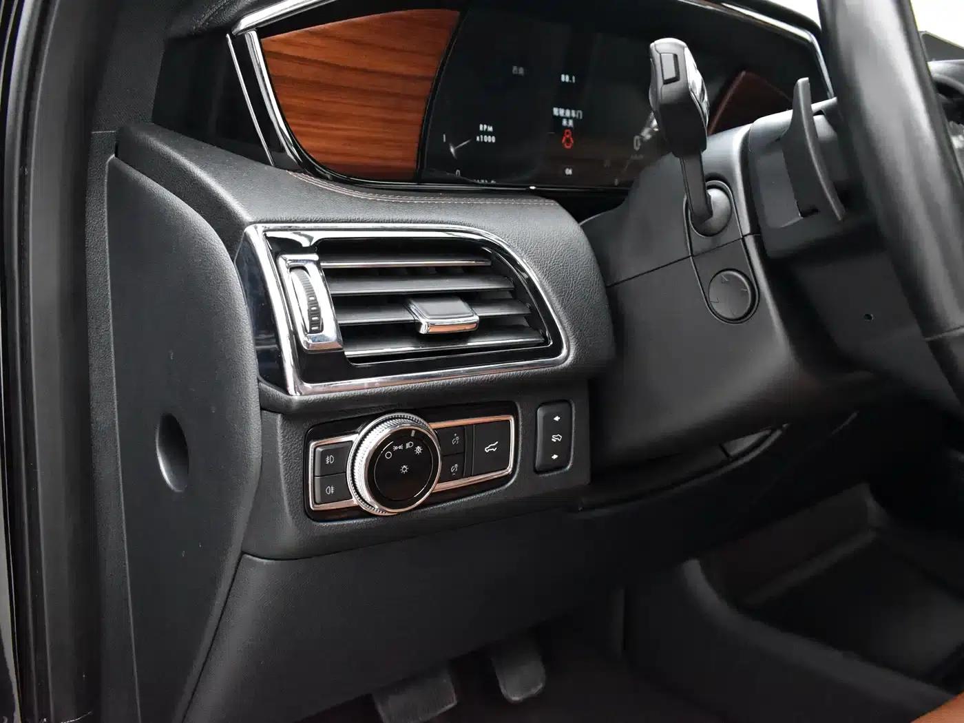 Navigator 2019 3.5T Premium Edition (China VI Emission Standard) — миниатюра 18