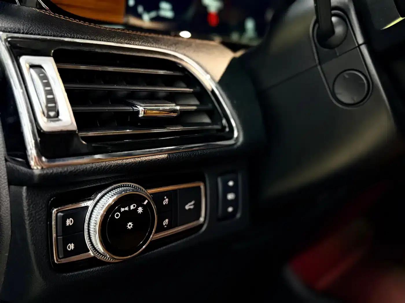 Navigator 2018 3.5T Premium Edition (National V Emission Standard) — миниатюра 8