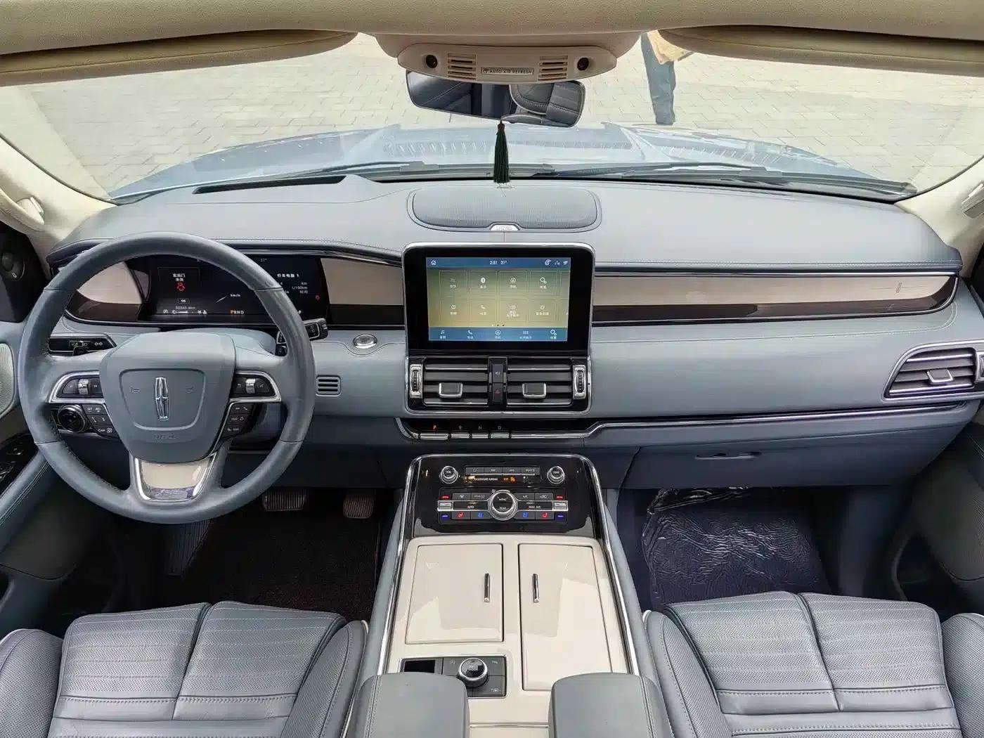 Navigator 2020 3.5T Presidential Series — миниатюра 12