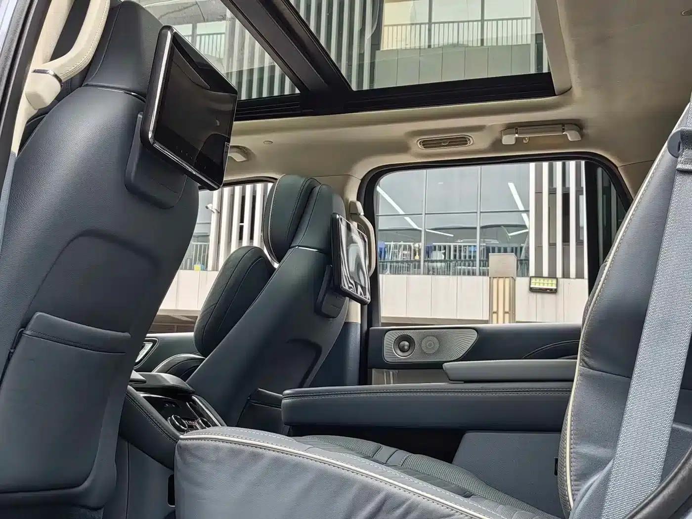 Navigator 2020 3.5T Presidential Series — миниатюра 13