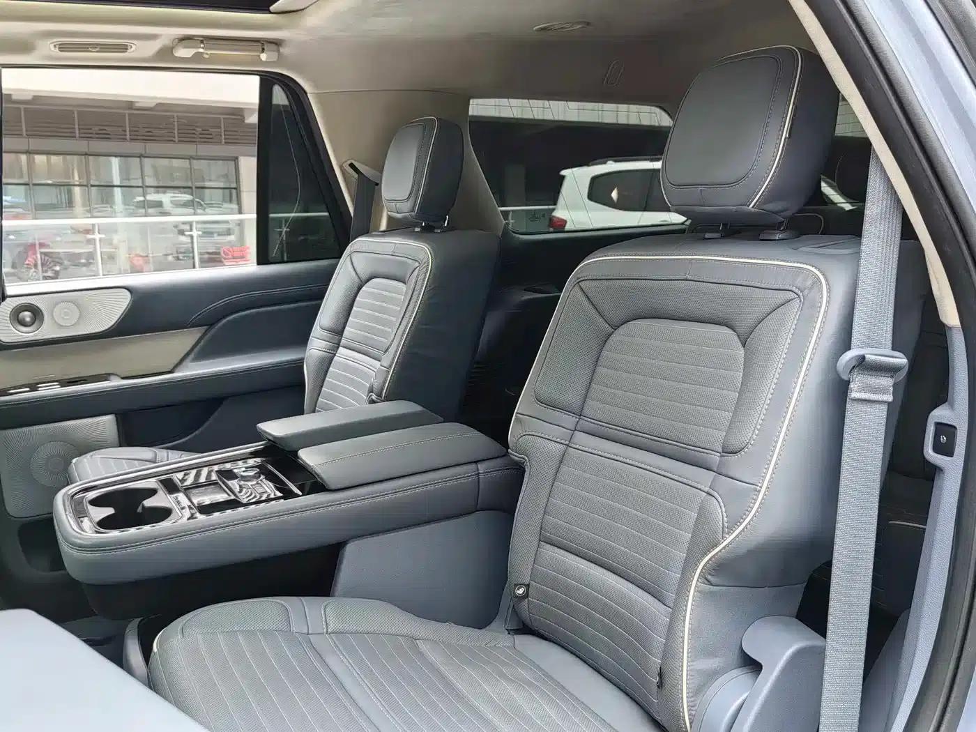 Navigator 2020 3.5T Presidential Series — миниатюра 14