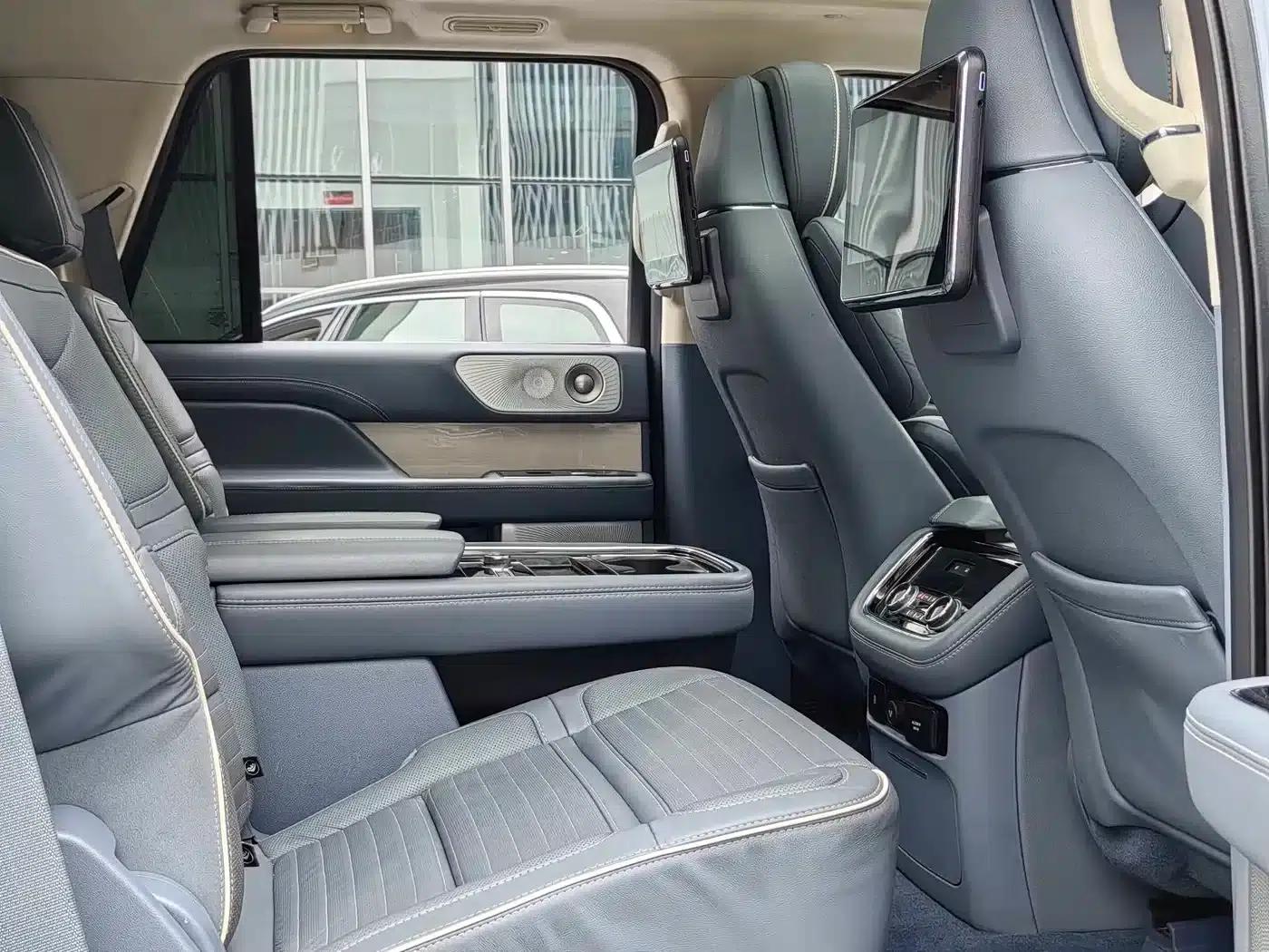 Navigator 2020 3.5T Presidential Series — миниатюра 24